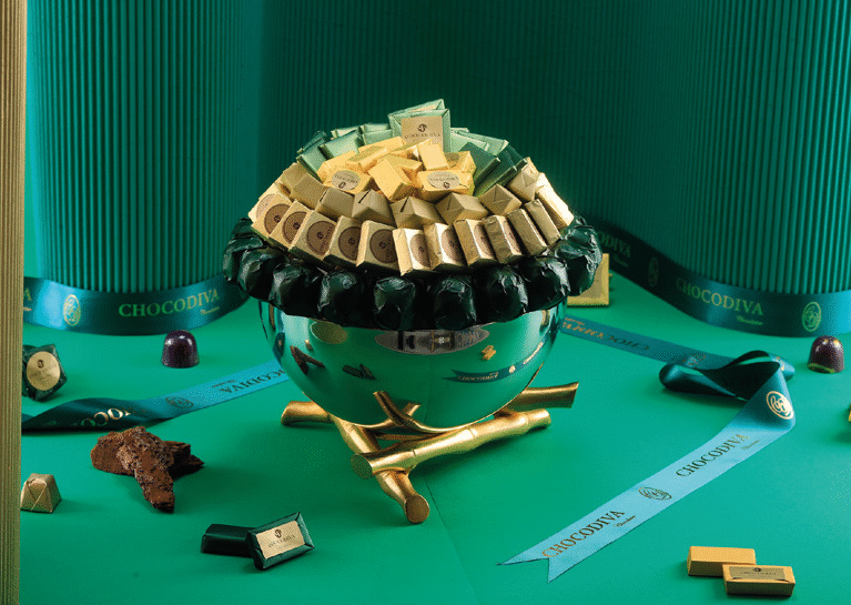 Coupe Ovale Emaillée GMsur pied