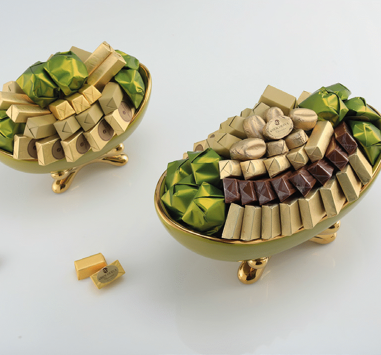 COUPE OVALE SUR PIED DORE VERT OLIVE